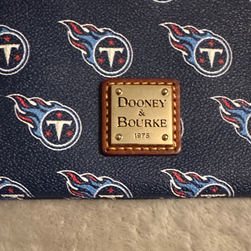 Dooney & Bourke Tennessee Titans Crossbody NWOT - Picture 4 of 7